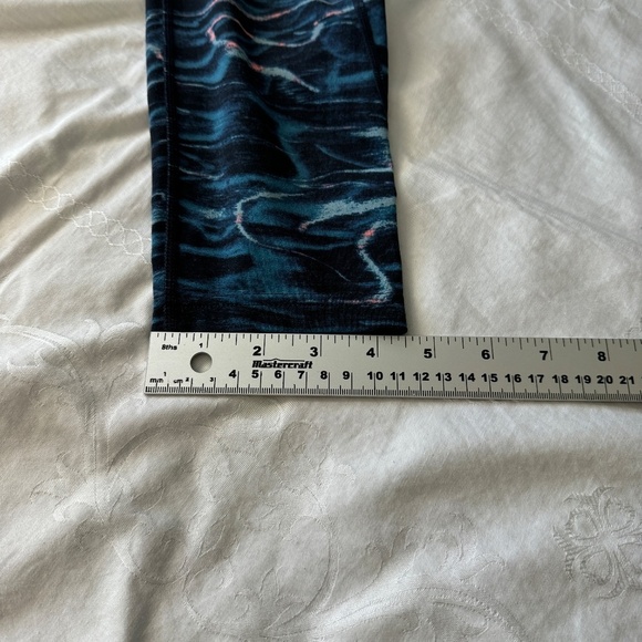 Tuff Athletics Blue/Black Abstract Psychedelic Yoga Cropped Leggings Size Small - Picture 12 of 13
